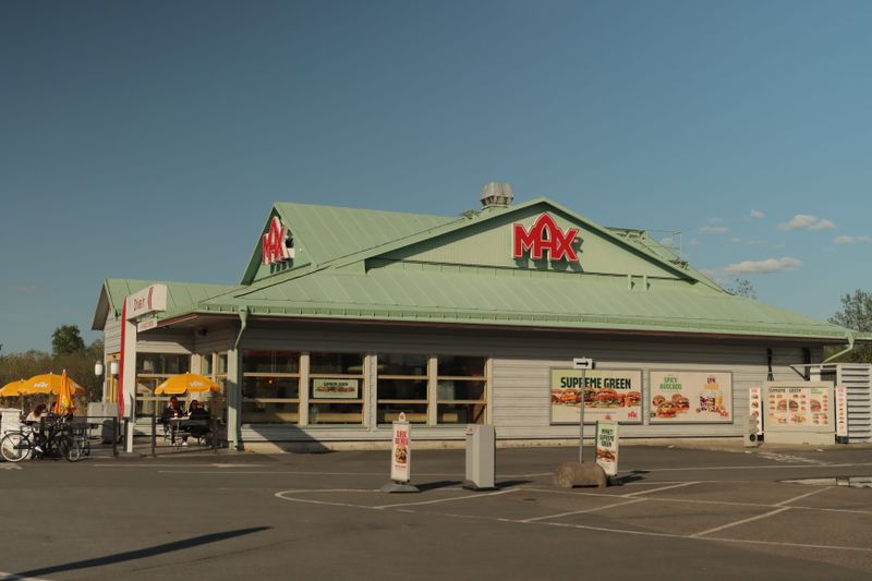 Wing Snob exterior entrance at 801 N Shary Rd Mission TX