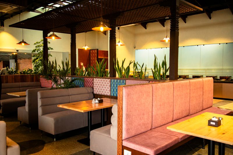 Wing Snob comfortable booth seating area
